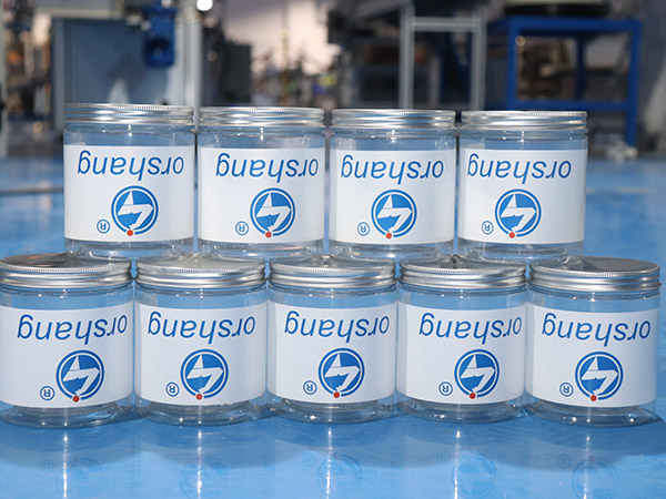 （视频）一台全自动搓滚式圆瓶贴标机等于9个人工